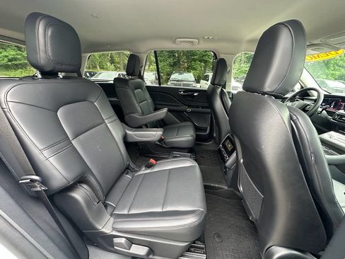 New 2026 Lincoln Aviator AWD image 24