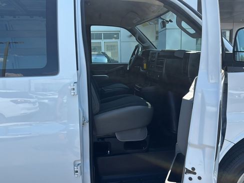 Used 2024 GMC Savana 2500 w/ Driver Convenience Package RWD image 12