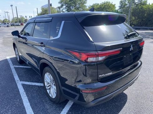 Used 2024 Mitsubishi Outlander ES FWD image 6