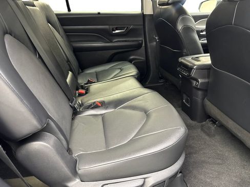 Used 2024 Toyota Grand Highlander AWD image 43