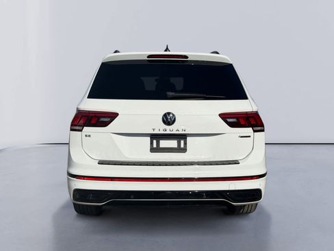 Used 2022 Volkswagen Tiguan SE R-Line image 4