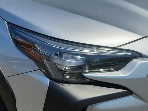 Used 2025 Subaru Outback Premium AWD/4WD image 9
