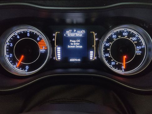Used 2020 Jeep Cherokee Latitude Plus FWD image 23
