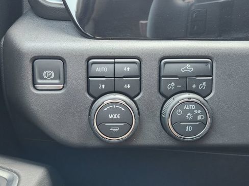 Used 2024 Chevrolet Silverado 1500 RST w/ Z71 Off-Road Package AWD/4WD image 23