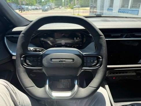New 2026 Jeep Cherokee Limited AWD/4WD image 13