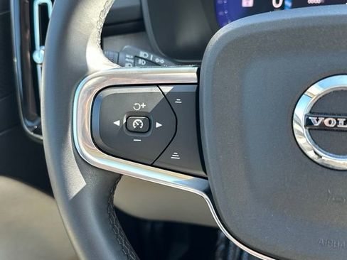 Certified 2023 Volvo XC40 B5 Ultimate w/ Protection Package Premier AWD/4WD image 26