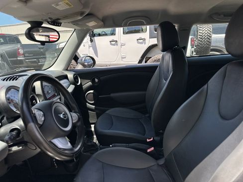 Used 2010 MINI Cooper Hardtop FWD image 13