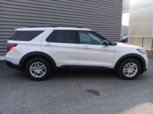 New 2026 Ford Explorer Active RWD image 2