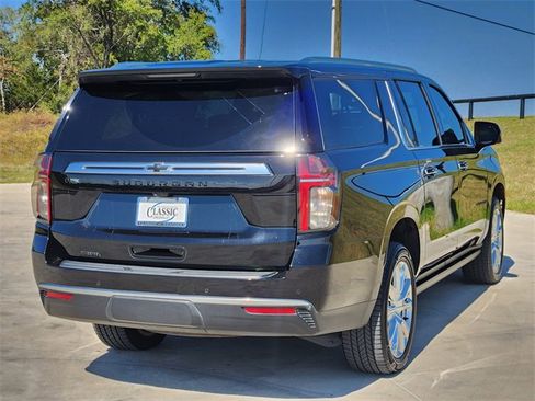 Used 2024 Chevrolet Suburban High Country w/ Advanced Technology Package image 6