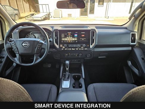 Used 2025 Nissan Frontier SV RWD image 19