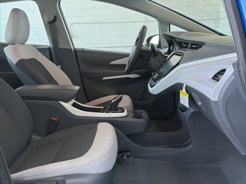 Used 2020 Chevrolet Bolt LT image 34