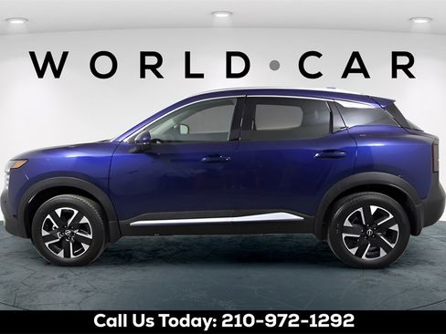 Used 2025 Nissan Kicks SR w/ Illumination Package image 4