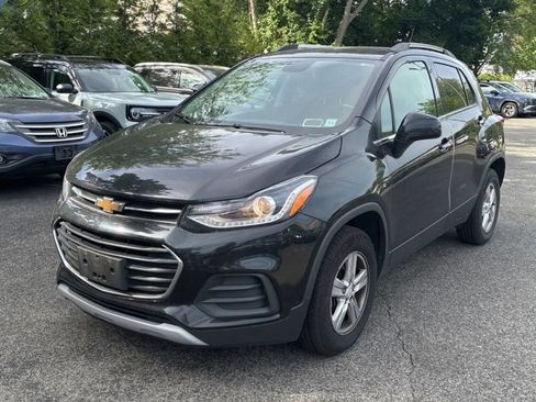 Used 2019 Chevrolet Trax LT w/ LT Convenience Package AWD/4WD image 1