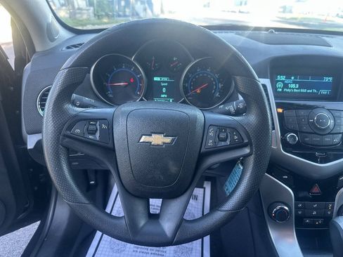 Used 2016 Chevrolet Cruze LT FWD image 15