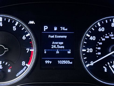 Used 2020 Hyundai Santa Fe SE FWD image 28