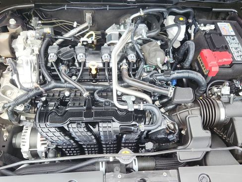 Used 2024 Nissan Altima 2.5 SV FWD image 17