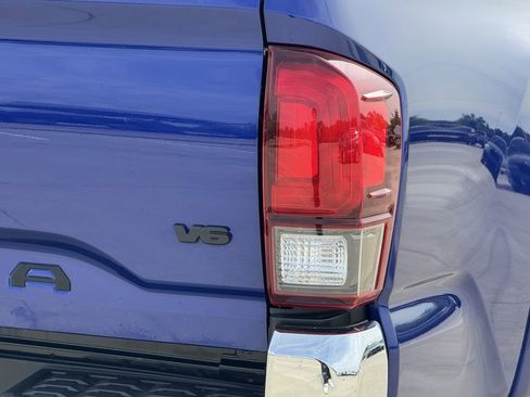 Used 2023 Toyota Tacoma SR5 RWD image 11