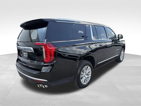 Used 2023 GMC Yukon XL Denali AWD/4WD image 4
