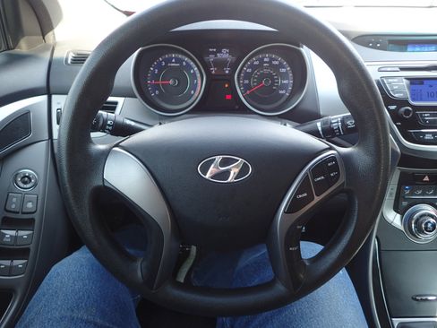 Used 2013 Hyundai Elantra GLS image 14