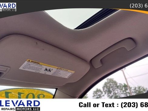 Used 2011 Jeep Grand Cherokee Laredo AWD/4WD image 13