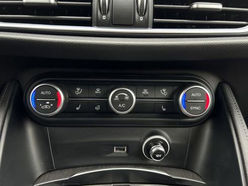 Used 2023 Alfa Romeo Stelvio Ti image 31