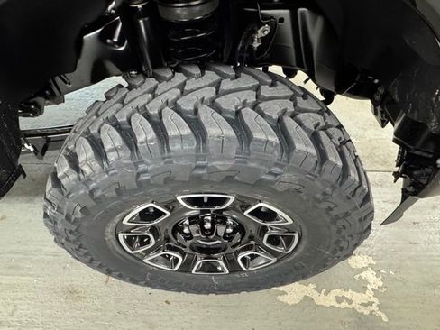 New 2026 Ford F250 Platinum w/ FX4 Off-Road Package image 5