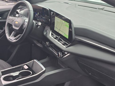 Certified 2025 Chevrolet Equinox LT FWD image 8