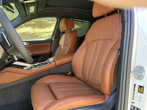 New 2026 BMW X6 M60i image 13