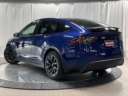 Used 2024 Tesla Model X Plaid image 3