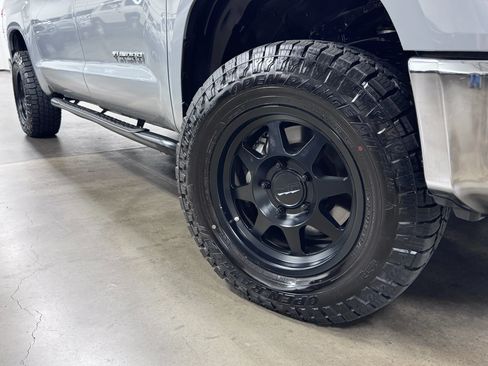 Used 2018 Toyota Tundra Limited w/ Limited Premium Package AWD/4WD image 25