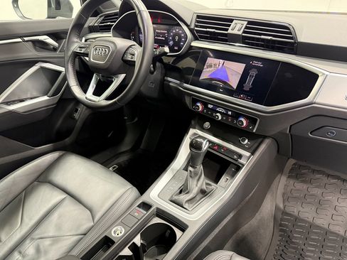 Used 2020 Audi Q3 2.0T Premium w/ Convenience Package image 28