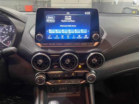Used 2025 Nissan Sentra SV FWD image 17