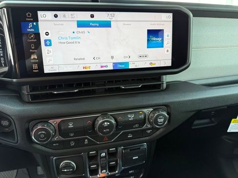 New 2026 Jeep Gladiator Willys image 18