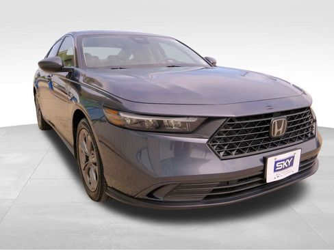 Used 2024 Honda Accord EX image 11