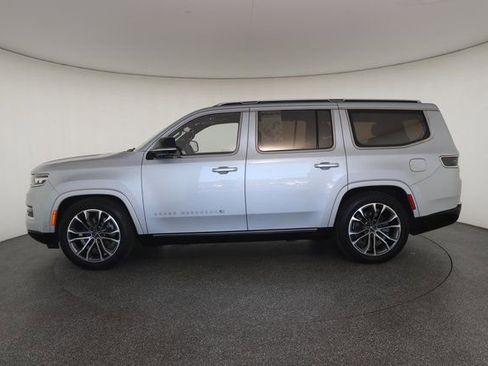 Used 2023 Jeep Grand Wagoneer Series III AWD/4WD image 6