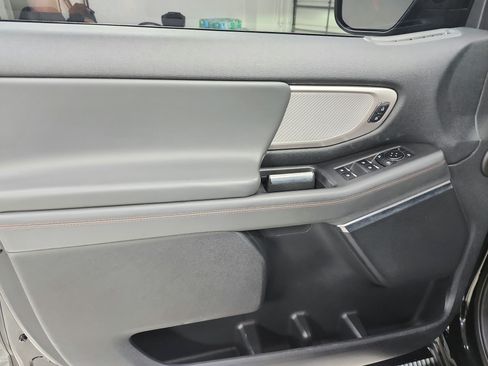 Used 2025 Ford Expedition Active AWD/4WD image 42