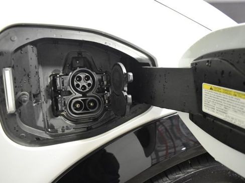 Certified 2023 Nissan Ariya AWD/4WD image 43