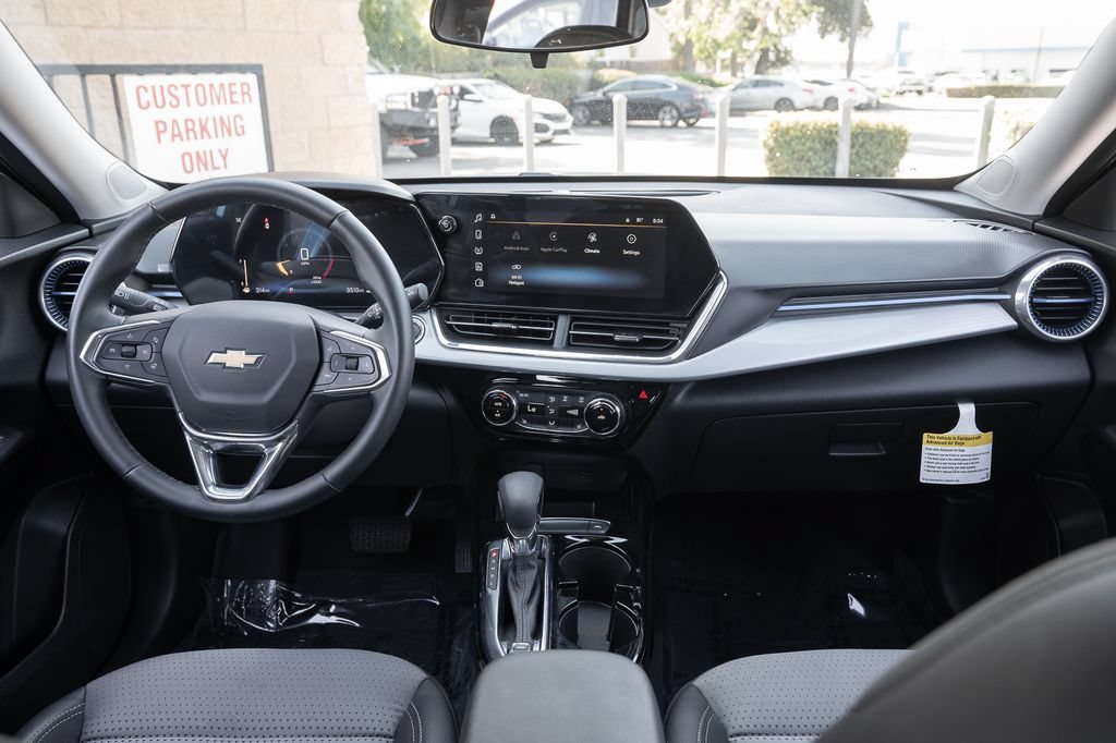 Used 2026 Chevrolet Trax LT w/ LT Convenience Package FWD image 18