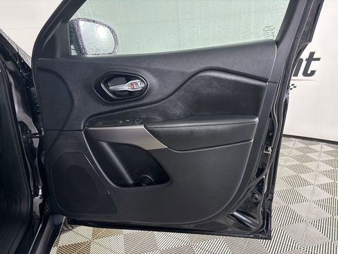 Used 2022 Jeep Cherokee Limited image 27