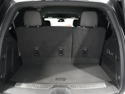 Used 2025 Chevrolet Tahoe Premier AWD/4WD image 10
