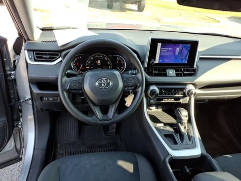 Used 2023 Toyota RAV4 LE FWD image 7