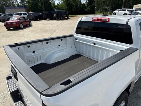 Used 2021 Chevrolet Colorado LT AWD/4WD image 15