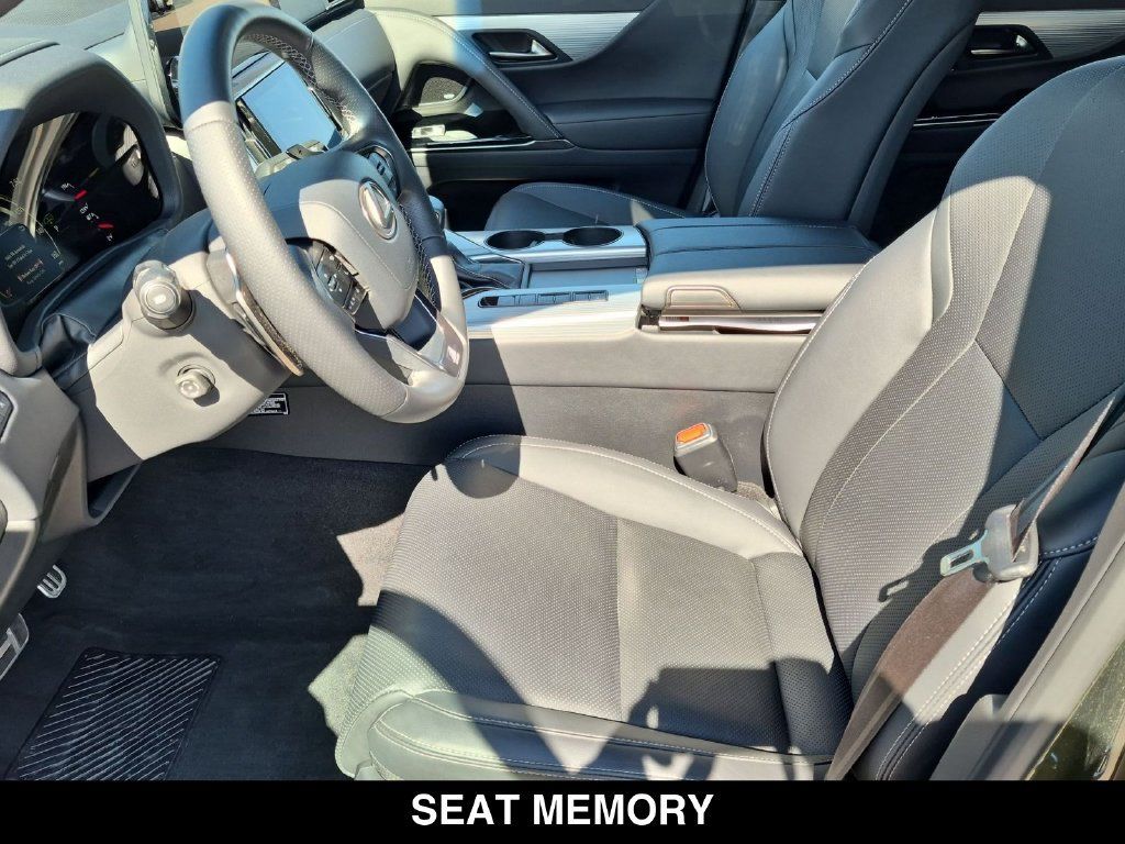 Used 2024 Lexus LX 600 F Sport AWD/4WD image 20