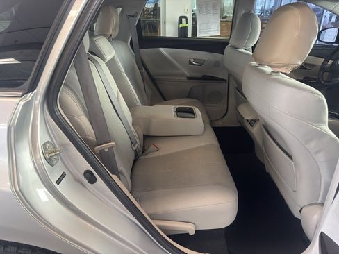 Used 2010 Toyota Venza FWD image 15