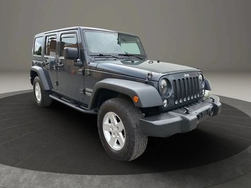 Used 2017 Jeep Wrangler Unlimited Sport w/ Quick Order Package 23S AWD/4WD image 3