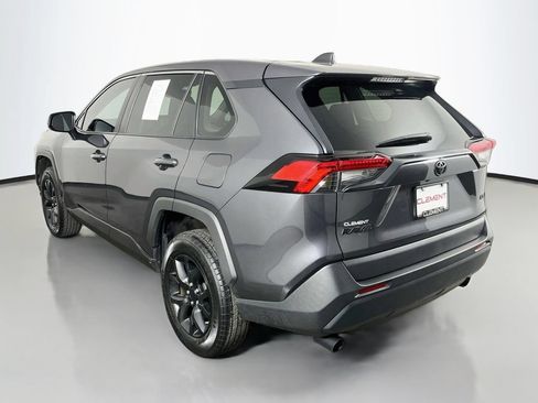 Used 2022 Toyota RAV4 LE FWD image 9