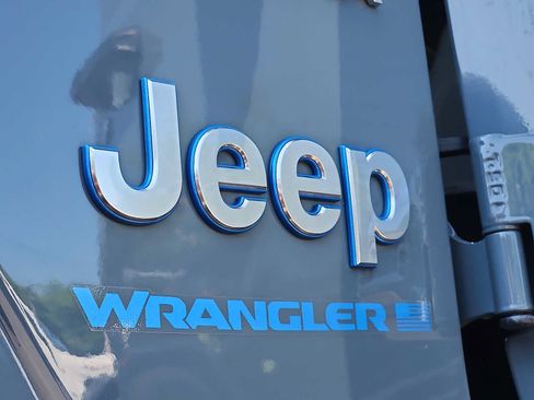 Used 2024 Jeep Wrangler Unlimited Sahara AWD/4WD image 30