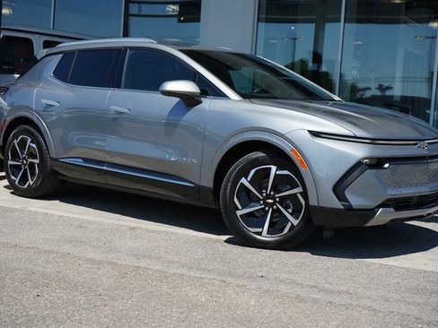 New 2025 Chevrolet Equinox EV LT image 1