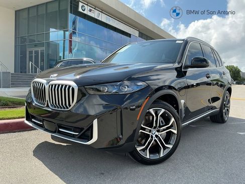 Certified 2025 BMW X5 xDrive50e w/ Parking Assistance Package AWD/4WD image 1