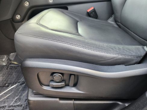 Certified 2025 Land Rover Defender 110 S image 25